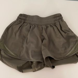 Lululemon size 2 shorts 4 inch